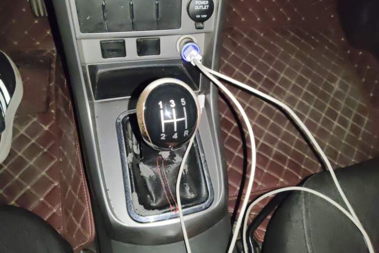 Used Geely Auto Classic Emgrand 2013 Hatchback 1.5L Manual Entry-Level Model Gear Lever
