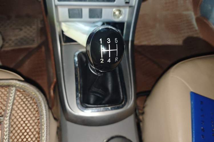 Used Geely Auto Classic Emgrand 2013 Sedan 1.5L Manual Entry-Level Model Gear Lever