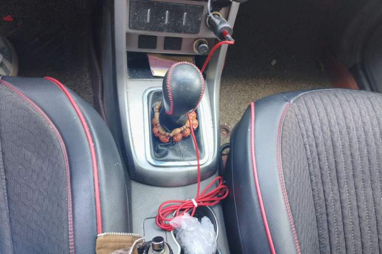 Used Geely Auto Classic Emgrand 2013 Sedan 1.5L Manual Elite Model Gear Lever