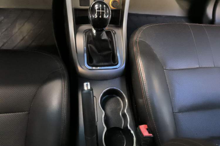 Used Geely Auto Classic Emgrand 2013 Hatchback 1.5L Manual Luxury Model Gear Lever
