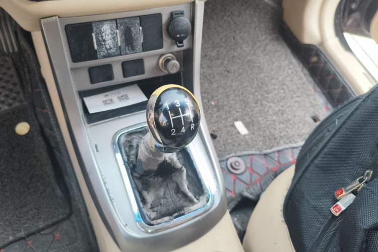 Used Geely Auto Classic Emgrand 2013 Sedan 1.8L Manual Elite Model Gear Lever