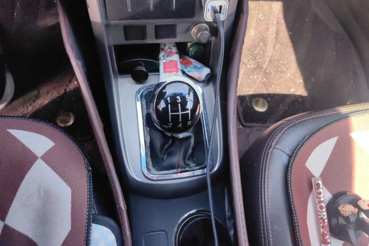 Used Geely Auto Classic Emgrand 2013 Hatchback 1.5L Manual Elite Model Gear Lever