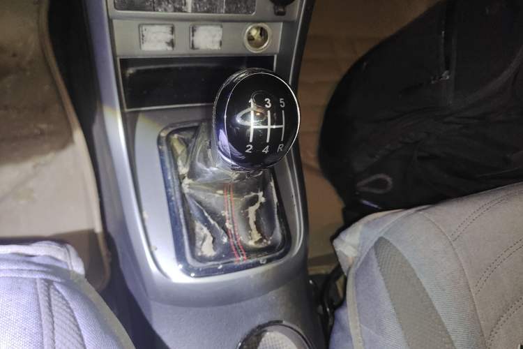 Used Geely Auto Classic Emgrand 2013 Hatchback 1.5L Manual Luxury Model Gear Lever