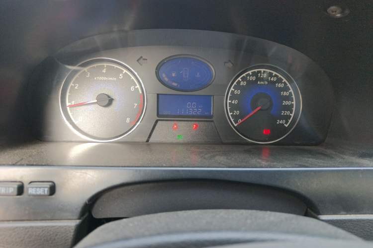 Used Geely Auto Classic Emgrand 2013 Sedan 1.5L Manual Entry-Level Model Instrument Cluster