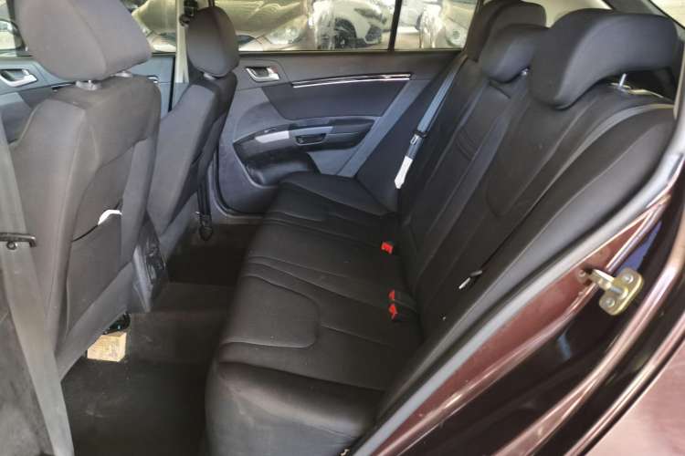 Used Geely Auto Classic Emgrand 2013 Hatchback 1.5L Manual Entry-Level Model Interior 2