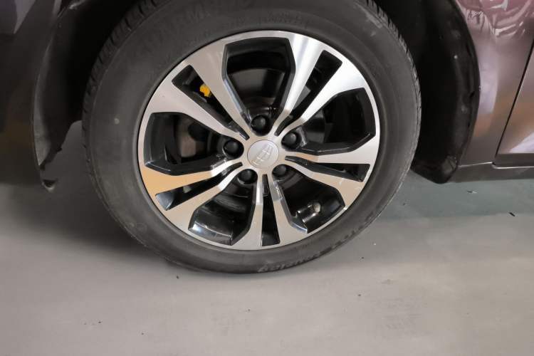 Used Geely Auto Classic Emgrand 2013 Hatchback 1.5L Manual Luxury Model Left Front Wheel Hub
