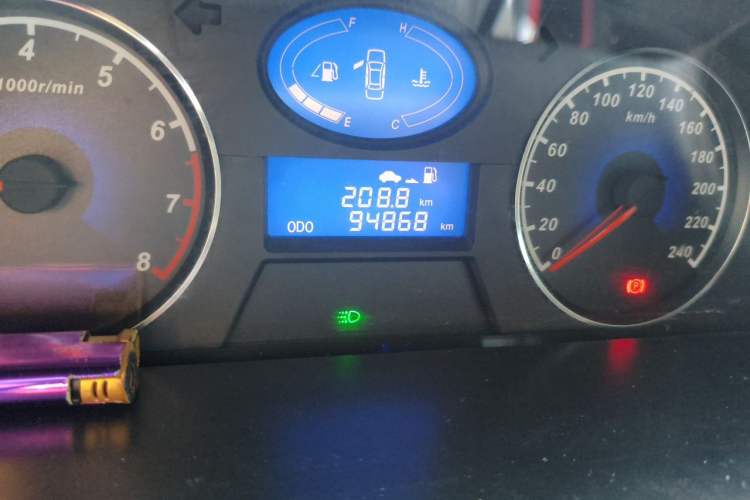 Used Geely Auto Classic Emgrand 2013 Sedan 1.5L Manual Elite Model Odometer Close Up