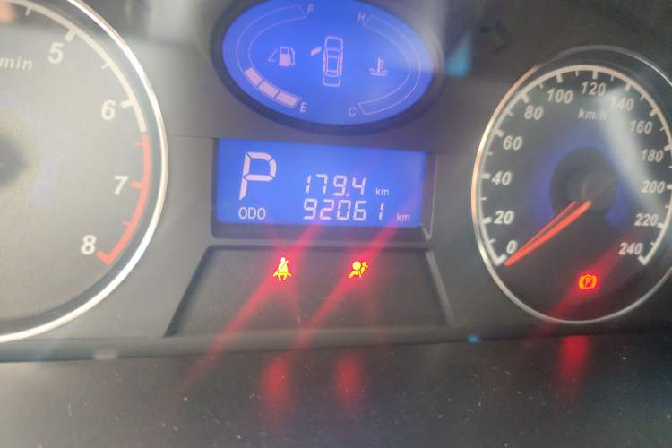 Used Geely Auto Classic Emgrand 2013 Hatchback 1.8L CVT Prestige Model Odometer Close Up