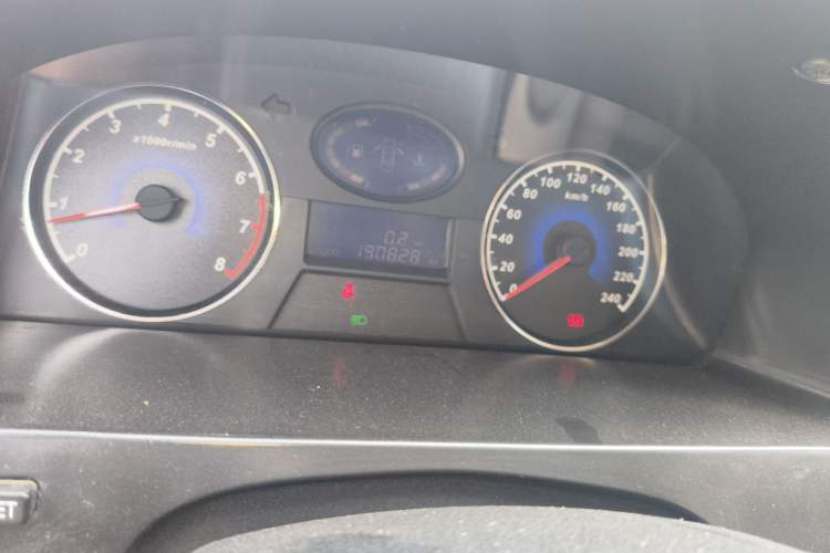 Used Geely Auto Classic Emgrand 2013 Sedan 1.8L Manual Elite Model Odometer Close Up