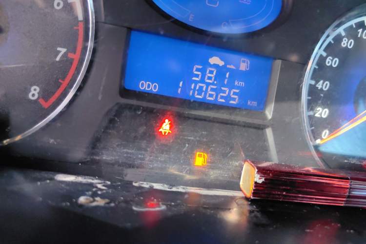 Used Geely Auto Classic Emgrand 2013 Hatchback 1.5L Manual Elite Model Odometer Close Up