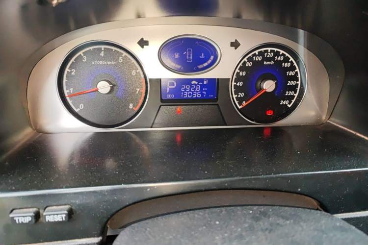 Used Geely Auto Classic Emgrand 2013 Sedan 1.8L CVT Elite Model Odometer Close Up