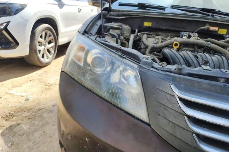 Used Geely Auto Classic Emgrand 2013 Sedan 1.8L Manual Entry-Level CNG Model Right Front Headlight