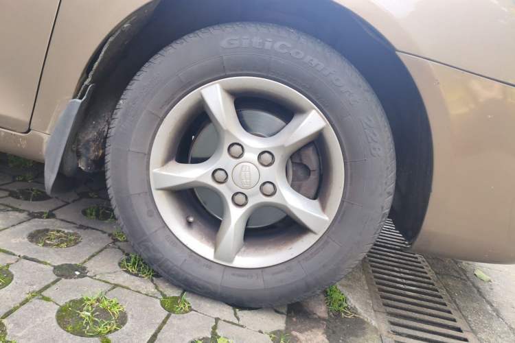 Used Geely Auto Classic Emgrand 2013 Sedan 1.5L Manual Elite Model Right Front Wheel Hub