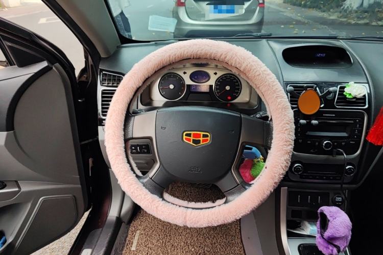 Used Geely Auto Classic Emgrand 2013 Sedan 1.8L CVT Elite Model Steering Wheel