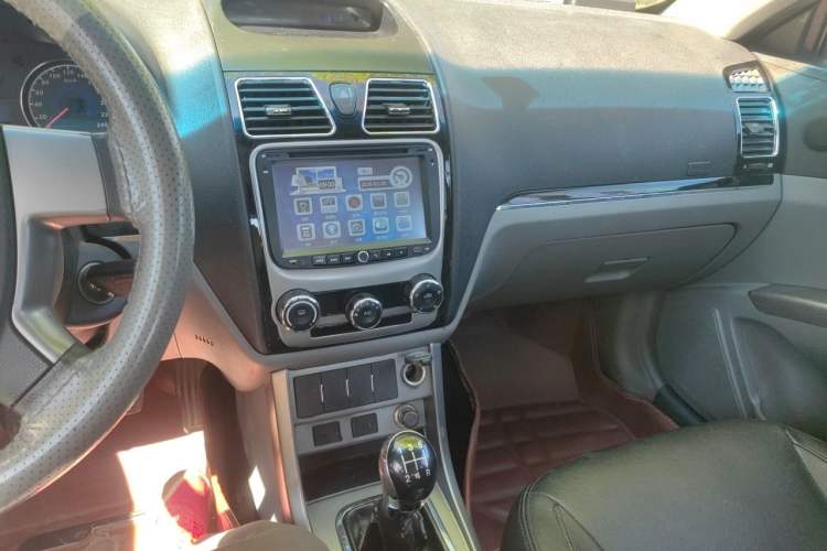 Used Geely Auto Classic Emgrand 2013 Sedan 1.5L Manual Entry-Level Model Audio And AC Panel