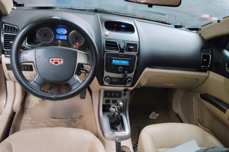 Used Geely Auto Classic Emgrand 2013 Sedan 1.8L Manual Elite Model Center Console