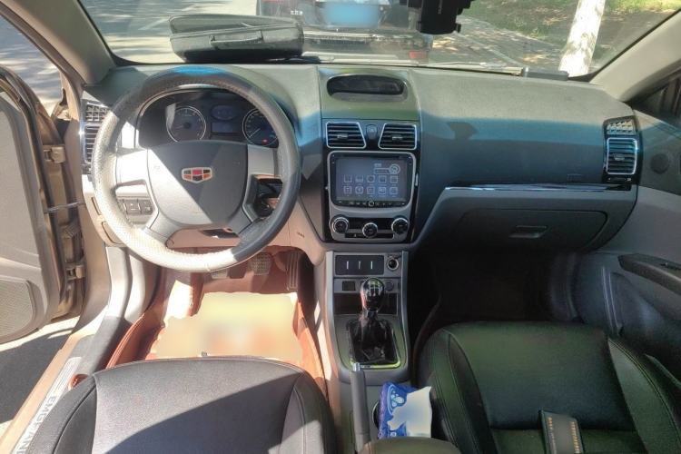 Used Geely Auto Classic Emgrand 2013 Sedan 1.5L Manual Entry-Level Model Center Console
