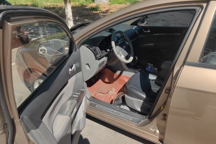Used Geely Auto Classic Emgrand 2013 Sedan 1.5L Manual Entry-Level Model Driver Seat
