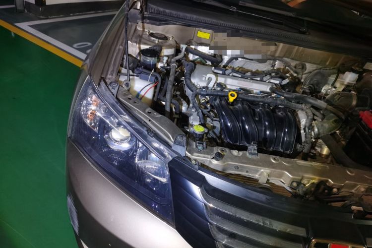 Used Geely Auto Classic Emgrand 2013 Sedan 1.5L Manual Entry-Level Model Engine Bay Right