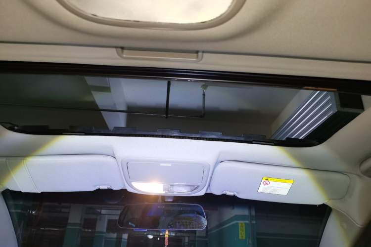 Used Geely Auto Classic Emgrand 2013 Sedan 1.5L Manual Entry-Level Model Headliner
