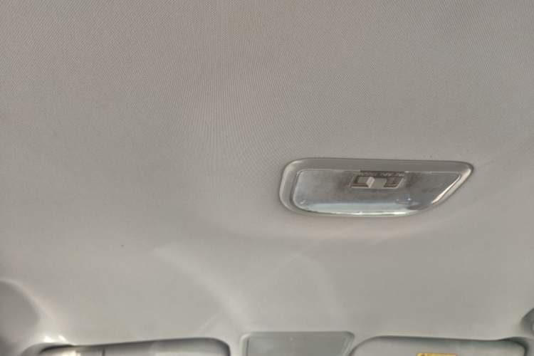 Used Geely Auto Classic Emgrand 2013 Sedan 1.5L Manual Entry-Level Model Headliner