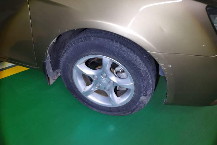 Used Geely Auto Classic Emgrand 2013 Sedan 1.5L Manual Entry-Level Model Right Front Wheel Hub