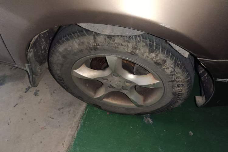 Used Geely Auto Classic Emgrand 2013 Sedan 1.5L Manual Entry-Level Model Right Front Wheel Hub
