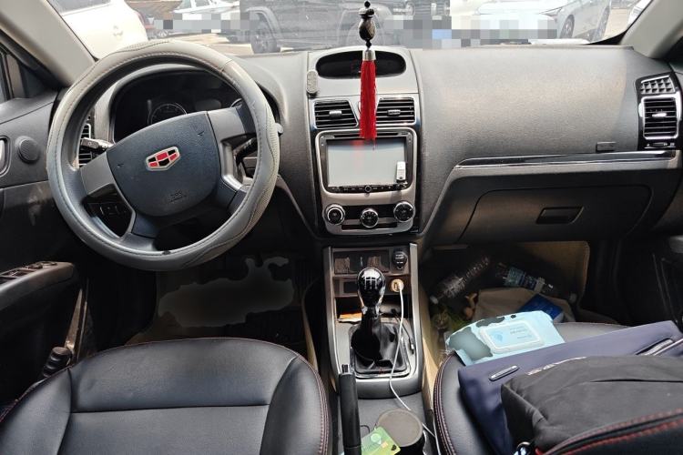 Used Geely Auto Classic Emgrand 2013 Hatchback 1.5L Manual Entry-Level Model Center Console