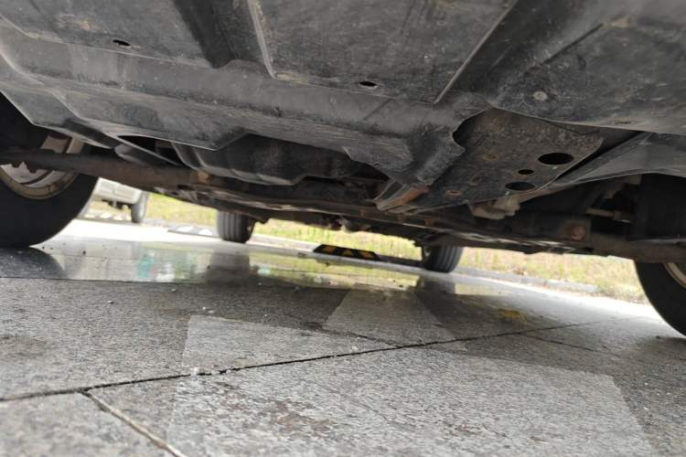 Used Geely Auto Classic Emgrand 2013 Hatchback 1.5L Manual Entry-Level Model Chassis Front
