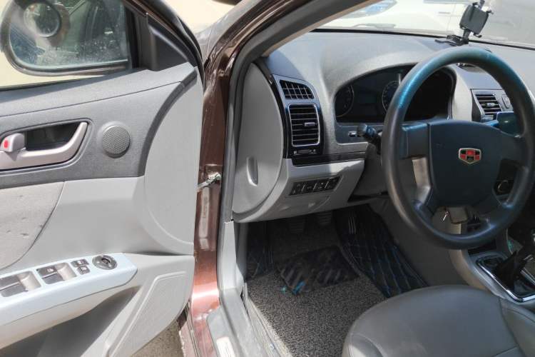 Used Geely Auto Classic Emgrand 2013 Sedan 1.5L Manual Entry-Level Model Driver Seat