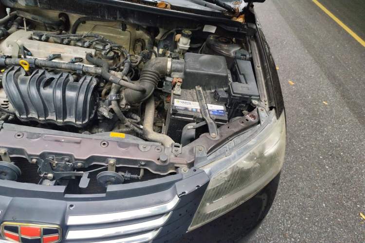 Used Geely Auto Classic Emgrand 2013 Sedan 1.5L Manual Entry-Level Model Engine Bay Left
