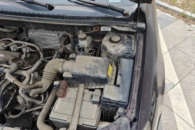 Used Geely Auto Classic Emgrand 2013 Hatchback 1.5L Manual Entry-Level Model Engine Bay Left