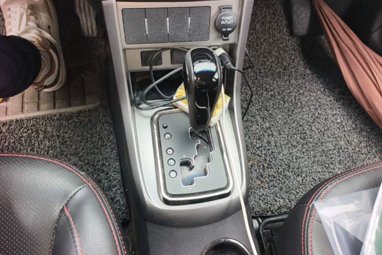 Used Geely Auto Classic Emgrand 2013 Hatchback 1.8L CVT Elite Model Gear Lever