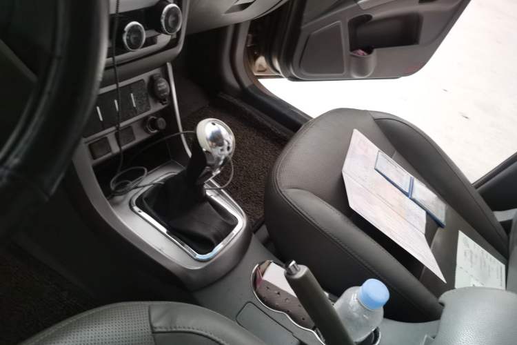 Used Geely Auto Classic Emgrand 2013 Sedan 1.5L Manual Entry-Level Model Gear Lever