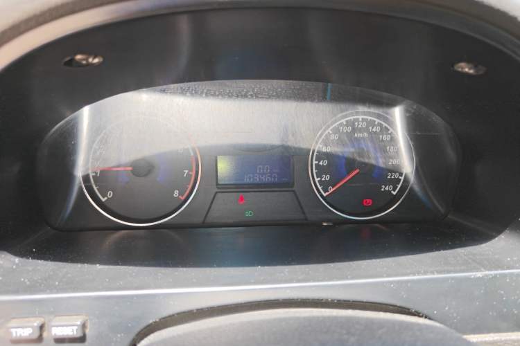 Used Geely Auto Classic Emgrand 2013 Sedan 1.5L Manual Entry-Level Model Instrument Cluster