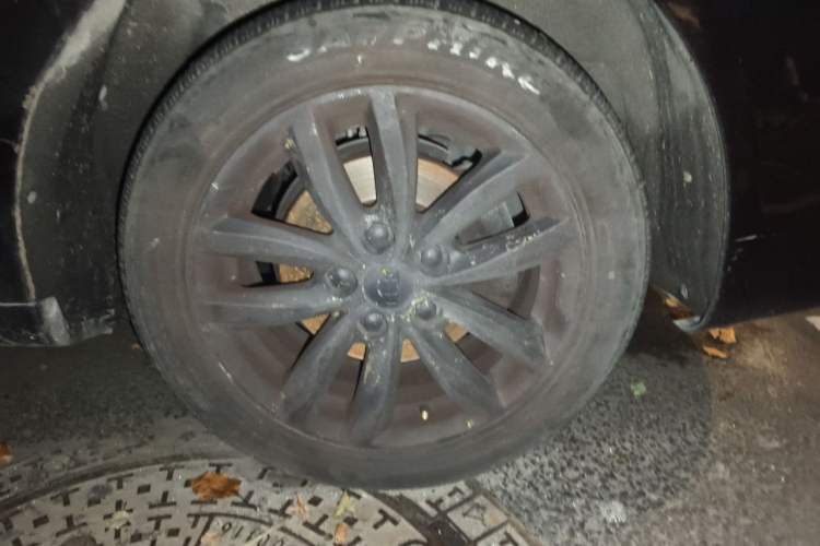 Used Geely Auto Classic Emgrand 2013 Sedan 1.5L Manual Elite Model Right Front Wheel Hub