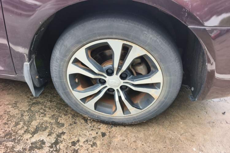 Used Geely Auto Classic Emgrand 2013 Hatchback 1.8L CVT Elite Model Right Front Wheel Hub