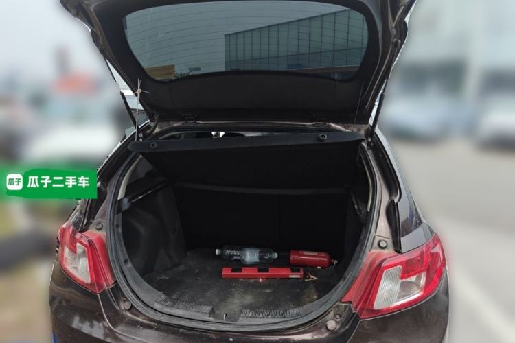 Used Geely Auto Classic Emgrand 2013 Hatchback 1.5L Manual Entry-Level Model Trunk