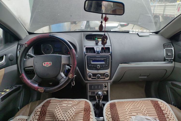 Used Geely Auto Classic Emgrand 2013 Sedan 1.5L Manual Entry-Level Model Center Console
