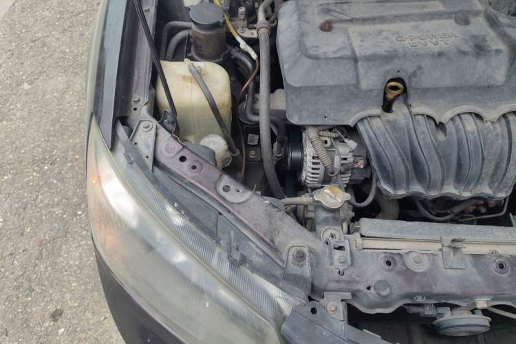 Used Geely Auto Classic Emgrand 2013 Sedan 1.5L Manual Entry-Level Model Engine Bay Right