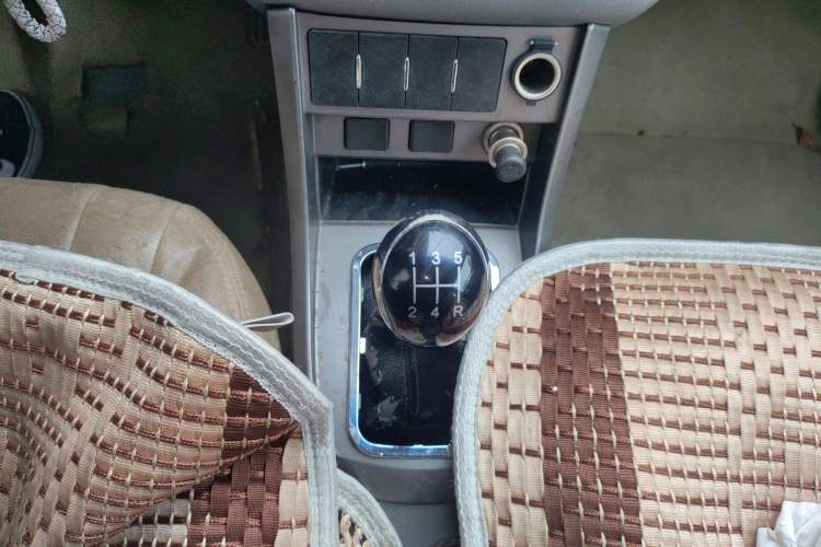 Used Geely Auto Classic Emgrand 2013 Sedan 1.5L Manual Entry-Level Model Gear Lever