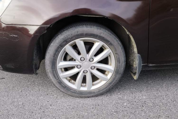 Used Geely Auto Classic Emgrand 2013 Sedan 1.5L Manual Elite Model Left Front Wheel Hub