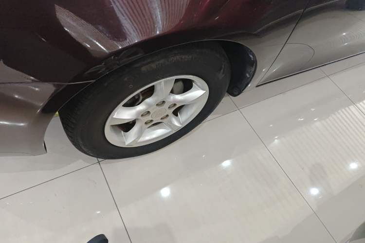 Used Geely Auto Classic Emgrand 2013 Hatchback 1.5L Manual Entry-Level Model Left Front Wheel Hub