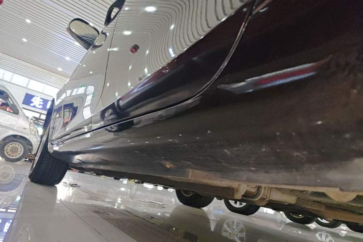 Used Geely Auto Classic Emgrand 2013 Hatchback 1.5L Manual Entry-Level Model Left Side Sill