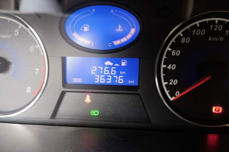 Used Geely Auto Classic Emgrand 2013 Sedan 1.5L Manual Elite Model Odometer Close Up