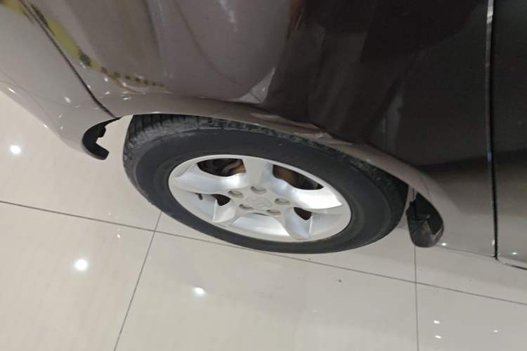 Used Geely Auto Classic Emgrand 2013 Hatchback 1.5L Manual Entry-Level Model Right Rear Wheel Hub