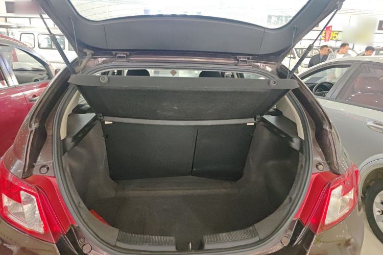Used Geely Auto Classic Emgrand 2013 Hatchback 1.5L Manual Entry-Level Model Trunk