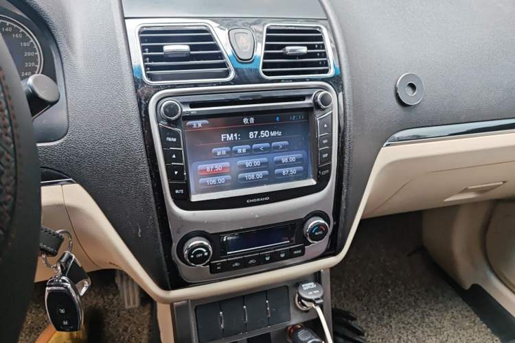 Used Geely Auto Classic Emgrand 2013 Sedan 1.5L Manual Elite Model Audio And AC Panel