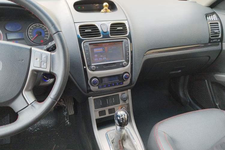 Used Geely Auto Classic Emgrand 2013 Hatchback 1.5L Manual Luxury Model Audio And AC Panel