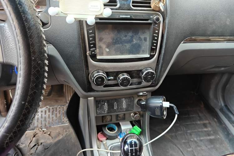 Used Geely Auto Classic Emgrand 2013 Sedan 1.5L Manual Entry-Level Model Audio And AC Panel